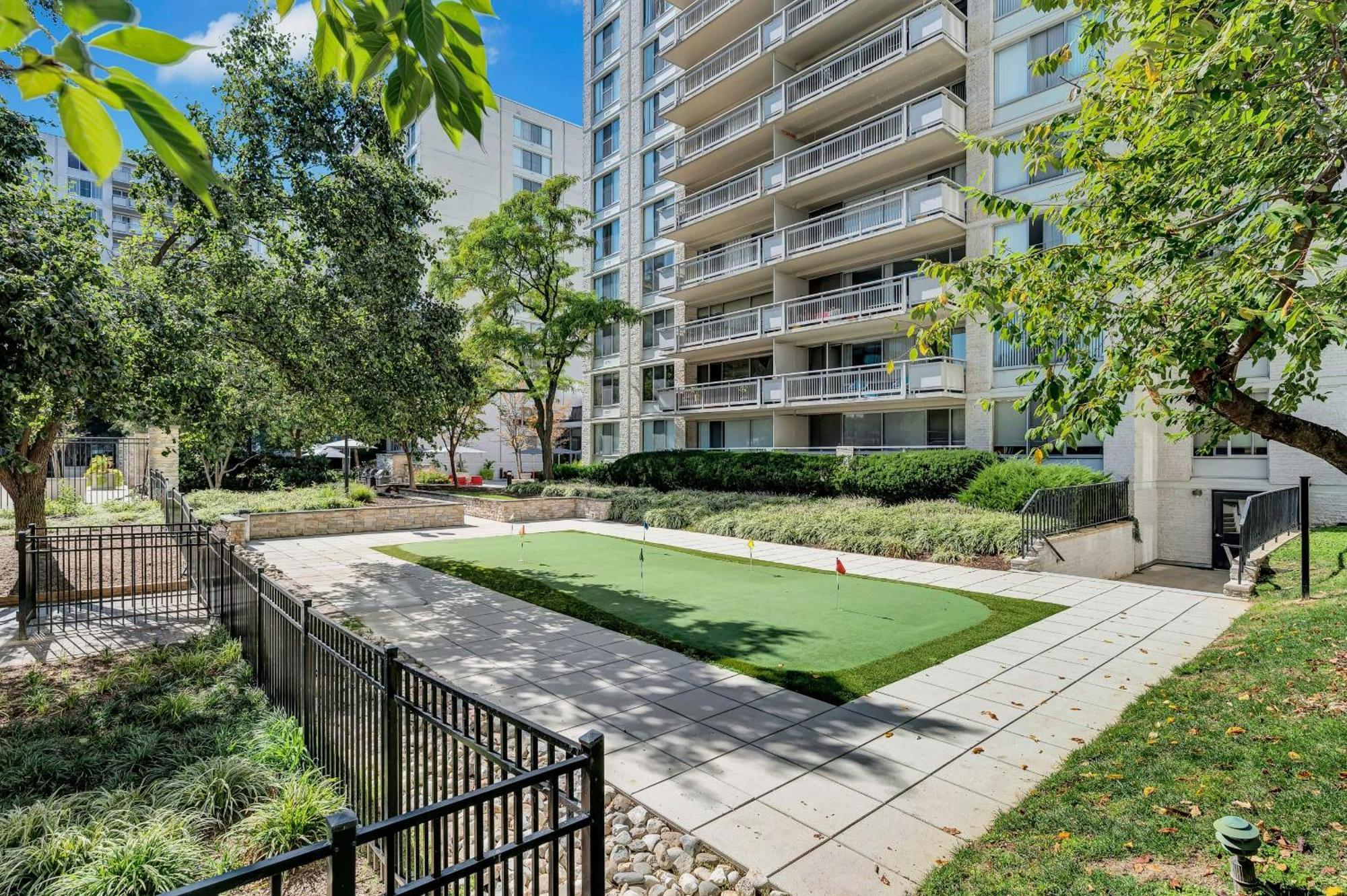 Beautiful 2Br Apartment At Crystal City With Gym Arlington Exteriér fotografie